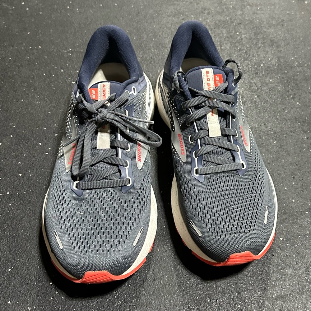 Brooks Adrenaline GTS 22 - No Box